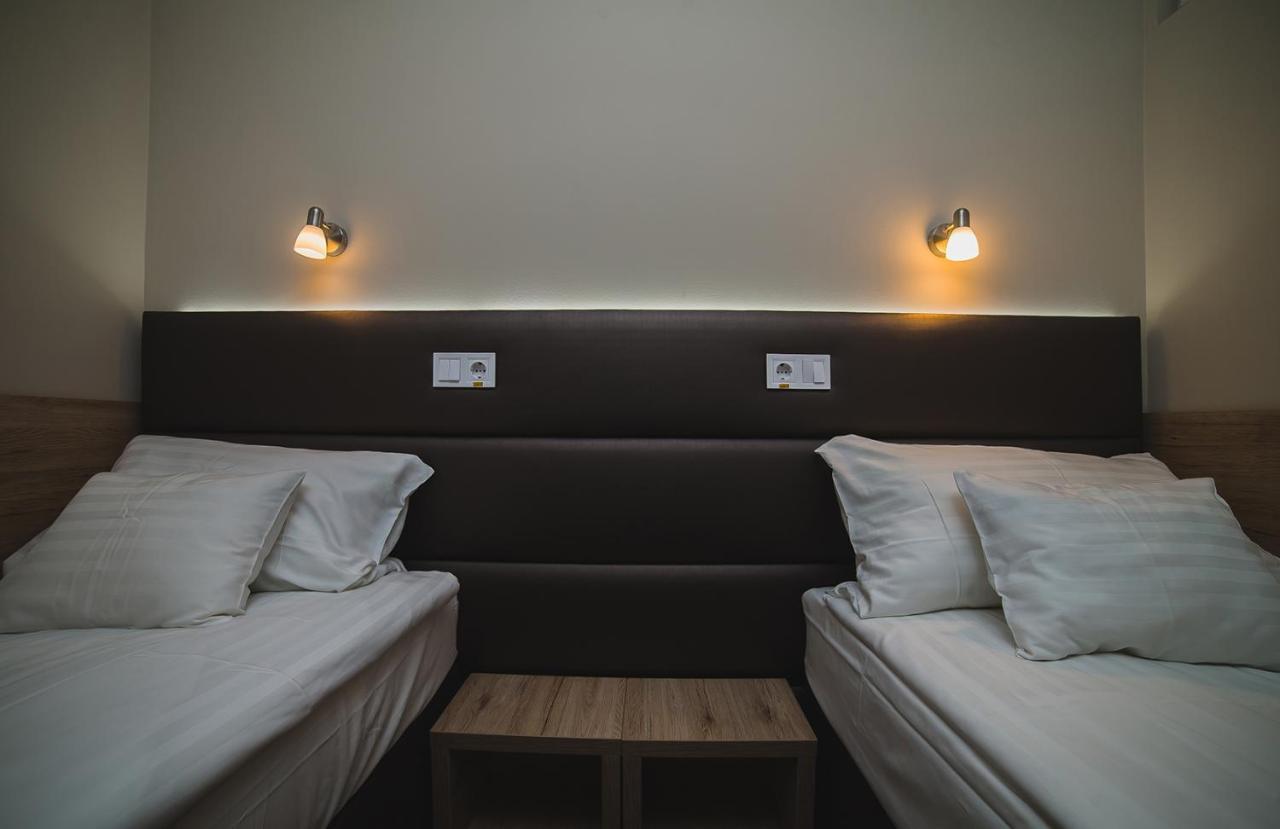 Sztar Motel Etterem Balassagyarmat Ngoại thất bức ảnh