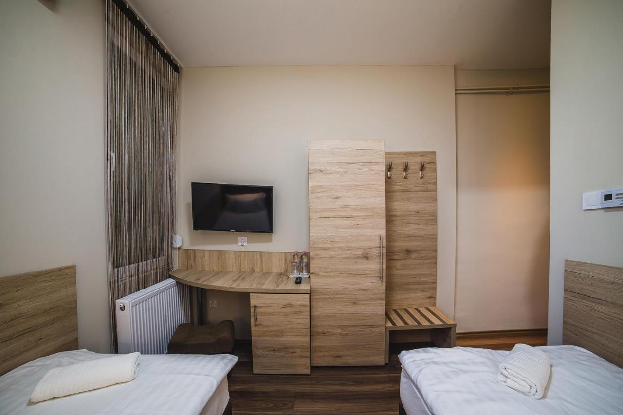 Sztar Motel Etterem Balassagyarmat Ngoại thất bức ảnh